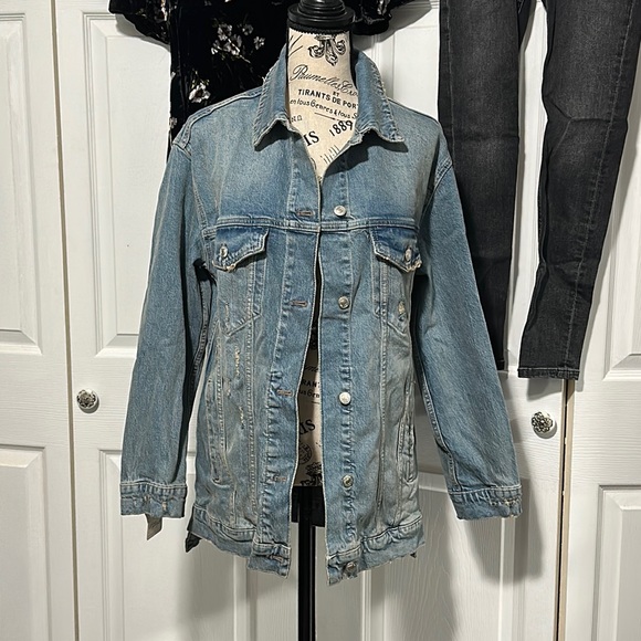 Women’s Free People Destroyed Long and Lean Trucker Jacket - Picture 3 of 15
